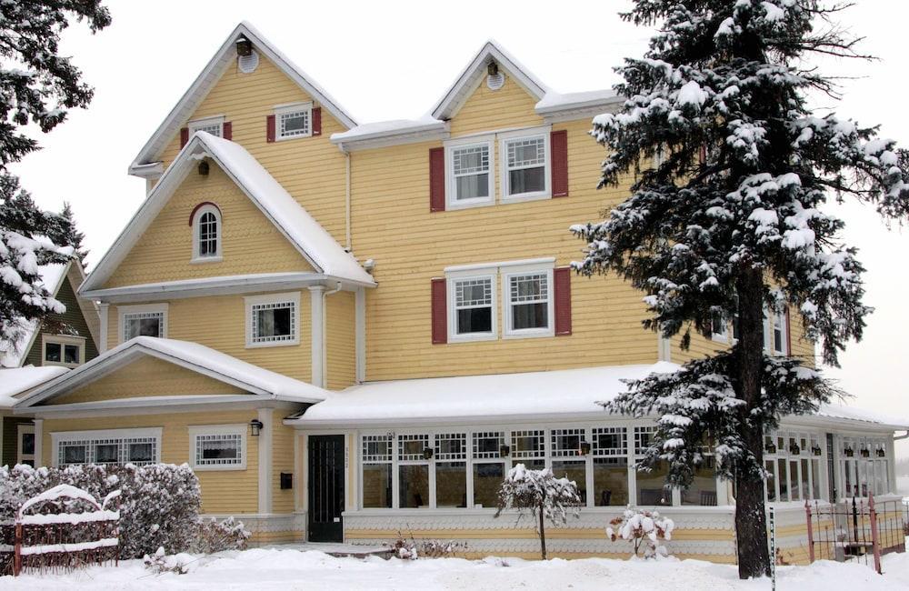 Manoir D'Orsennens Hotel Lac-Megantic Exterior photo
